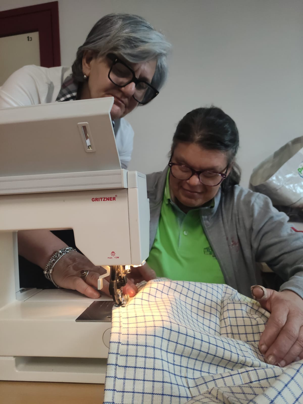 Al Centro Diurno Il Graticolato tutti sarti per un giorno!