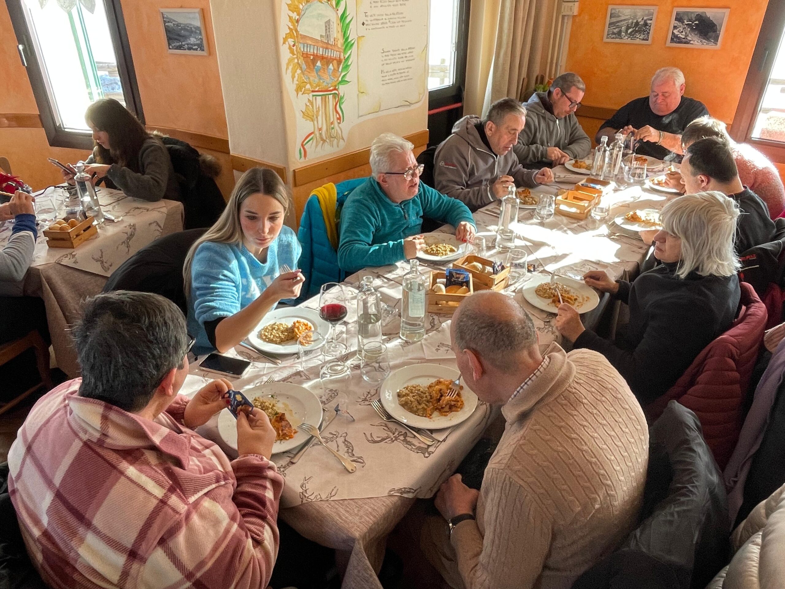 Prima dell'Epifania, utenti, operatori e volontari sul Monte Grappa
