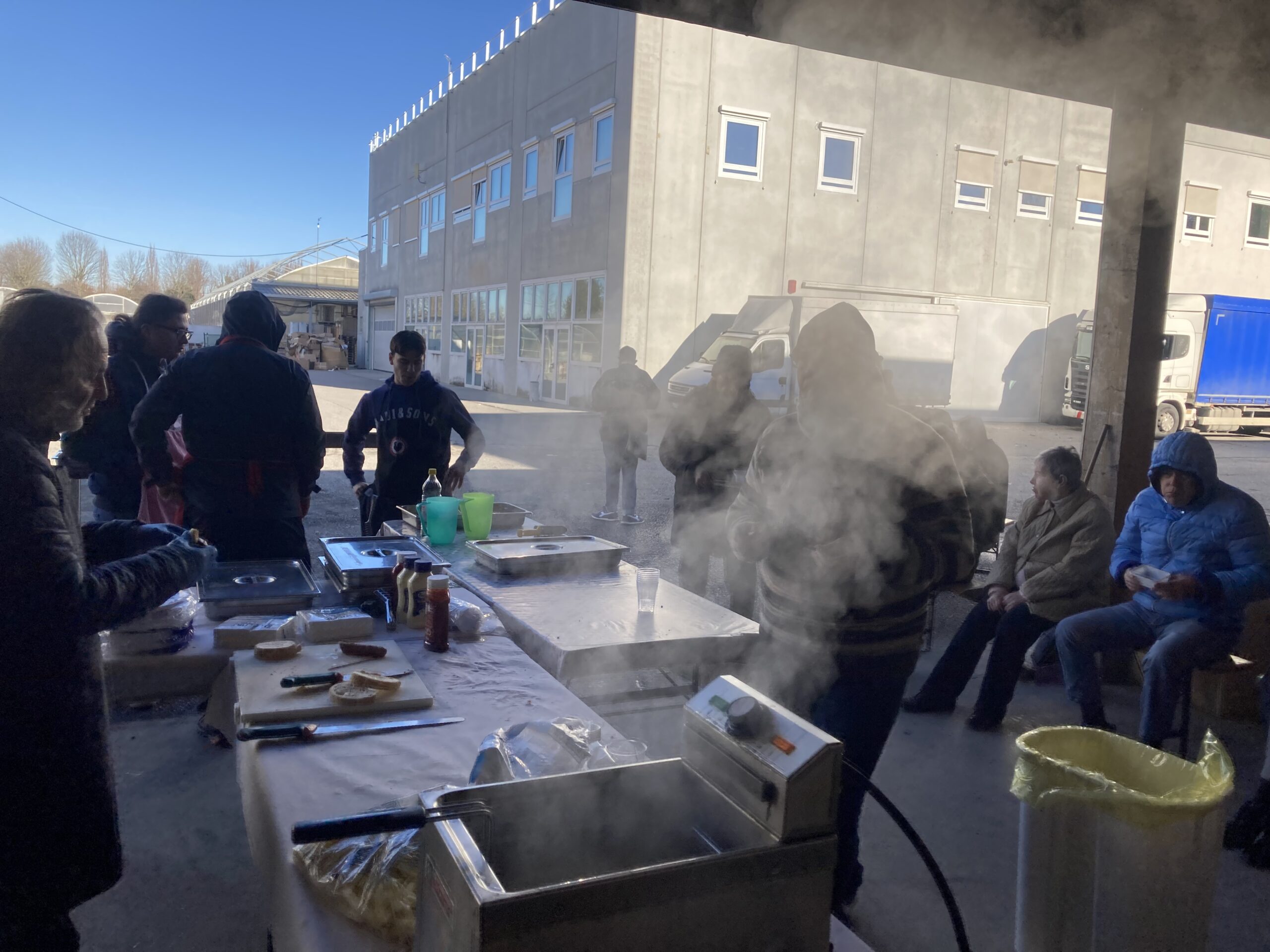 Al Centro Paolo VI “panini onti” e arrosticini in attesa del Capodanno